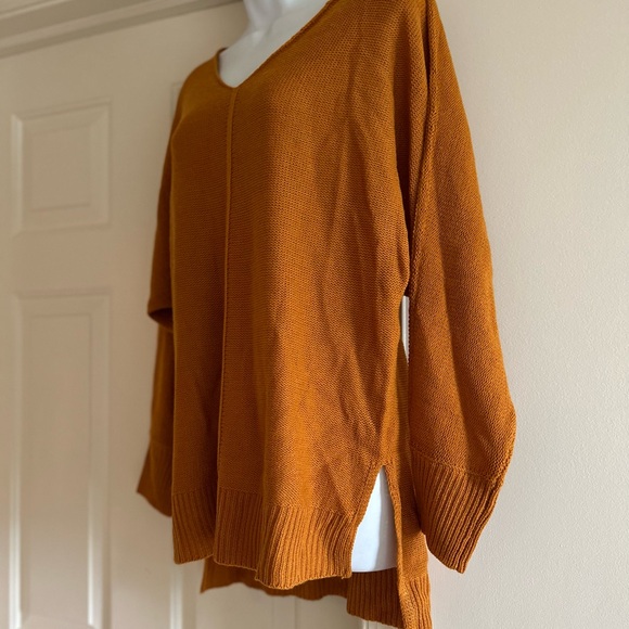 Orange v-neck sweater with slits on sides - Picture 2 of 5